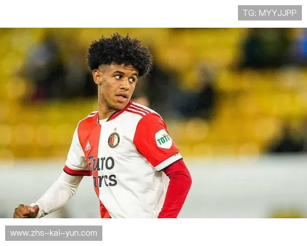 费耶诺德稳居荷甲榜首 埃因霍温奋力追赶竞争白热化